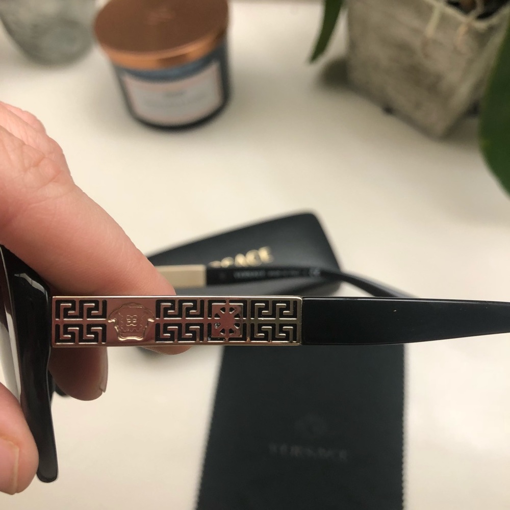 Versace sunglasses - Picture 6 of 8